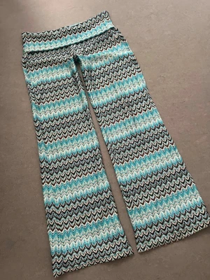 Bootcut  - Bootcut byxor💙 Storlek M (14+) men sitter som en vanlig S!