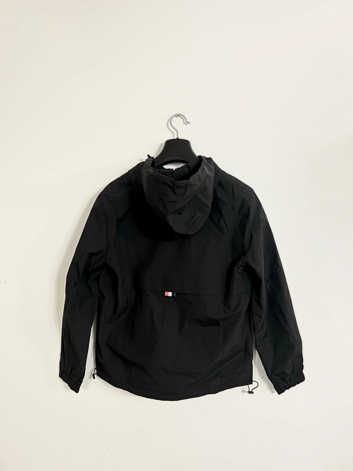 Moncler windbreaker i svart  M - 4