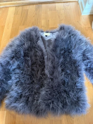 Pälsjacka - Jätte snygg pälsjacka i väldigt fint skick!❤️