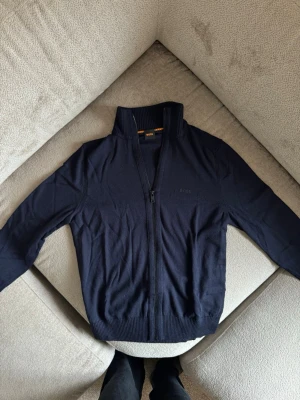 Hugo Boss cardigan  - Ull cardigan med bra skick 