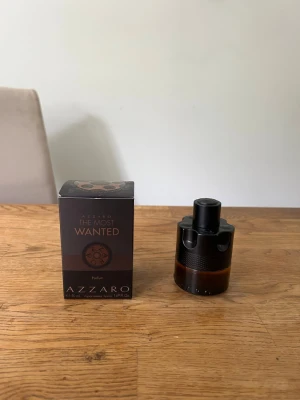 Azzaro The Most Wanted Parfum - Säljer denna Azzaro The Most Wanted Parfum, ungefär 48/50ml kvar kostar runt 800kr ny men jag säljer för 449kr, skriv vid några funderingar.