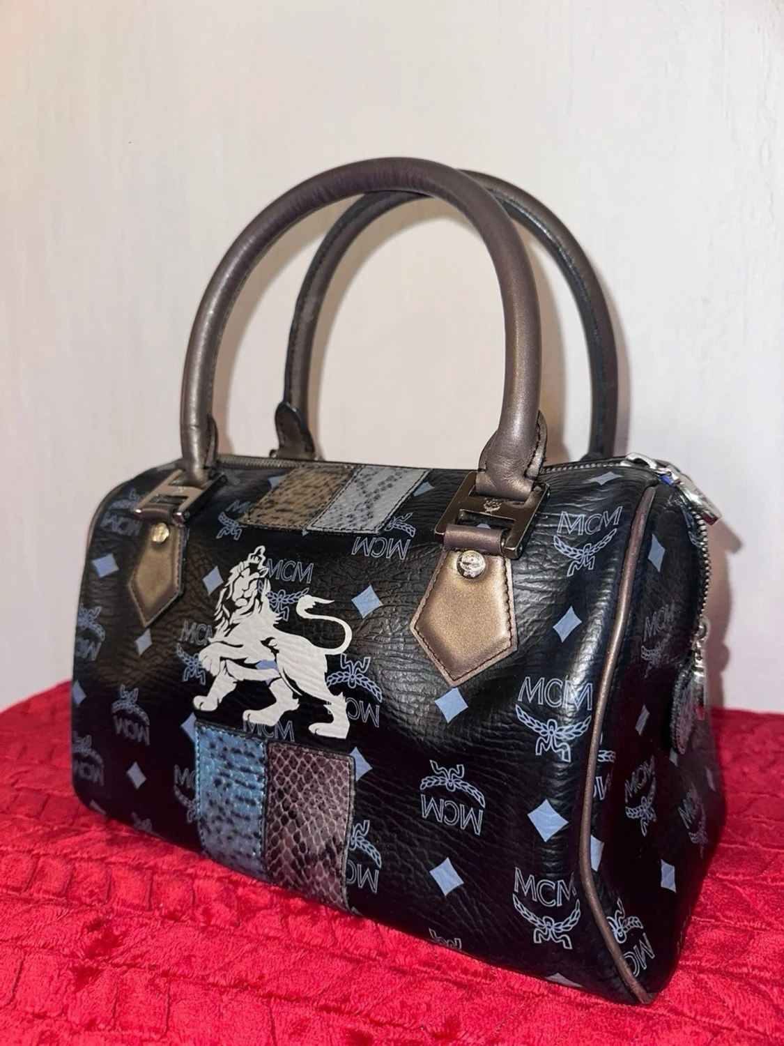 Vintage hand bag with details - 1