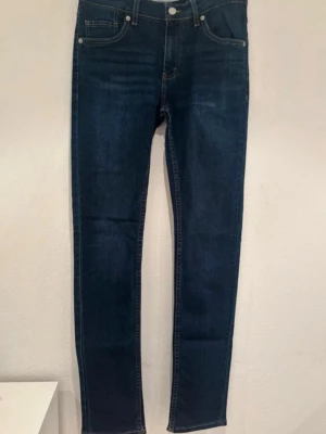 Levis Jeans 510 - Stilrena jeans från Levis, sparsamt använda! Stolek 170
