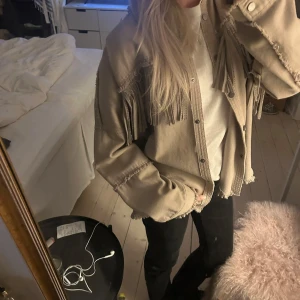 As ball höst jacka😍 - Jätte snygg och trendig jacka perfekt nu till hösten 👌😊