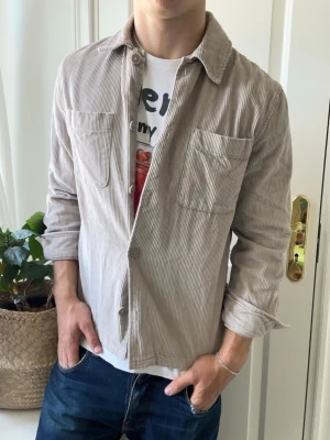 These glory days overshirt  - These glory days overshirt Mancheste, Inga defekter! Modellen i bilderna är 180 cm 75 kg och bär Storlek S , Kom med frågor! 🌟 (Kan gå ned i pris vid köp av paket 😉) 