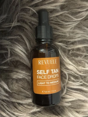 Revuele Self Tan Face Drops - Brun-utan-sol-droppar för ansiktet från Revuele. 30 ml💕
