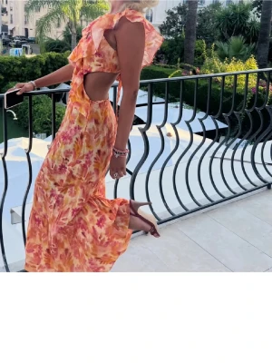 Så fin klänning!  - Intressekoll på min zara klänning! Skriv vid frågor 