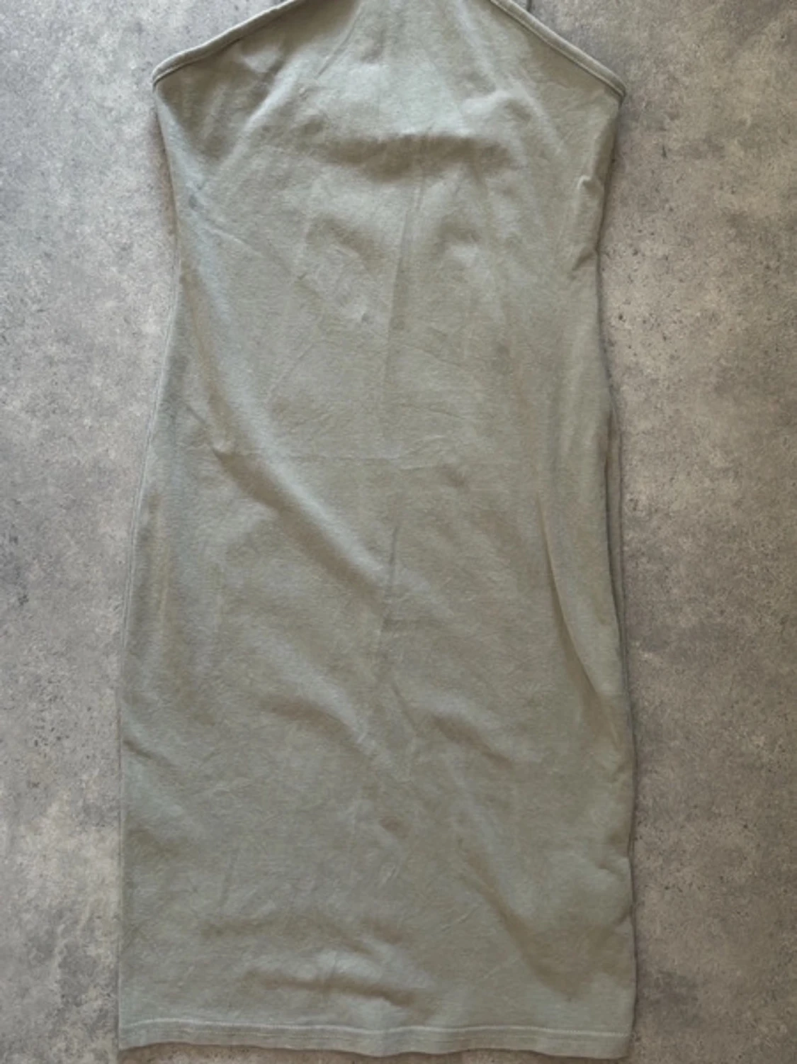 Grön  ärmlös klänning med smala band