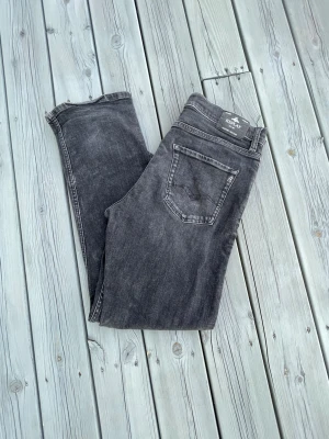 Replay jeans  - Replay jeans straight fit modell Thad 16a motsvarar w28 l30
