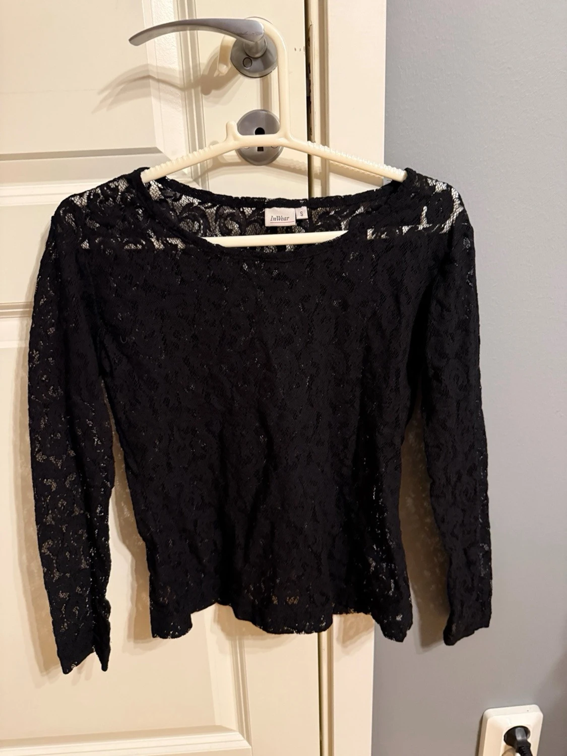 Svart spetsblus från InWear