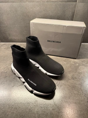 Balenciaga skor  - Sprillans nya balenciaga skor i stl 43. Box medföljer! 