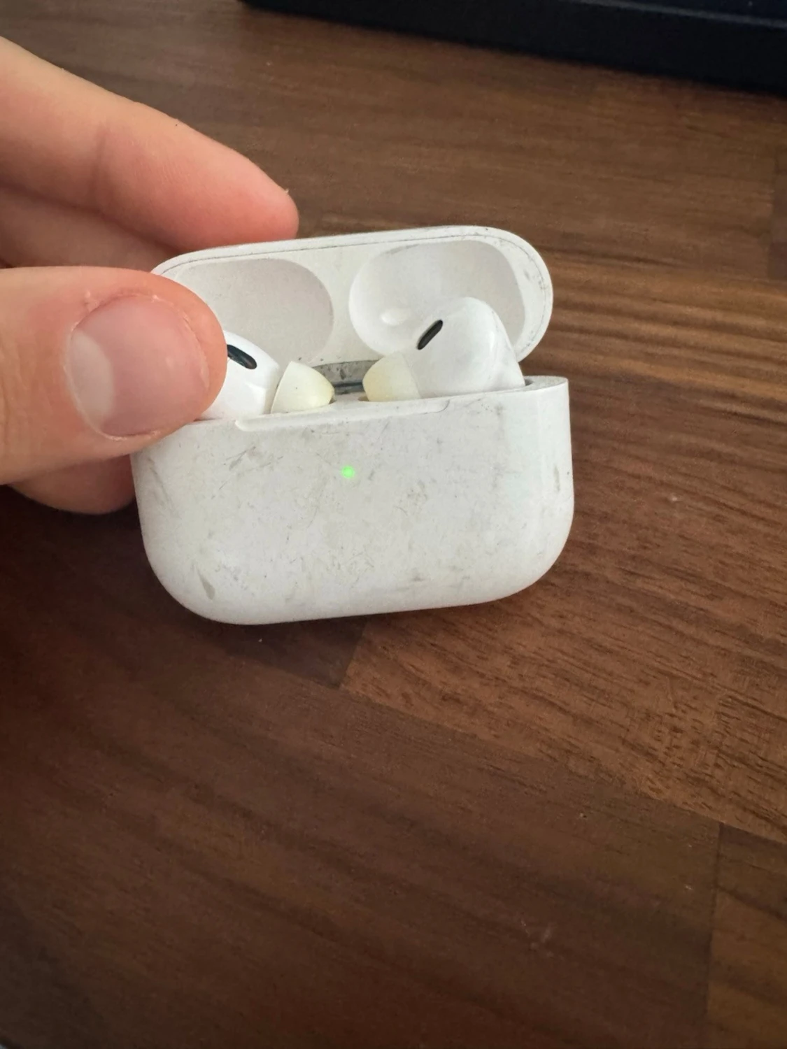Apple AirPods Pro 2 - 1