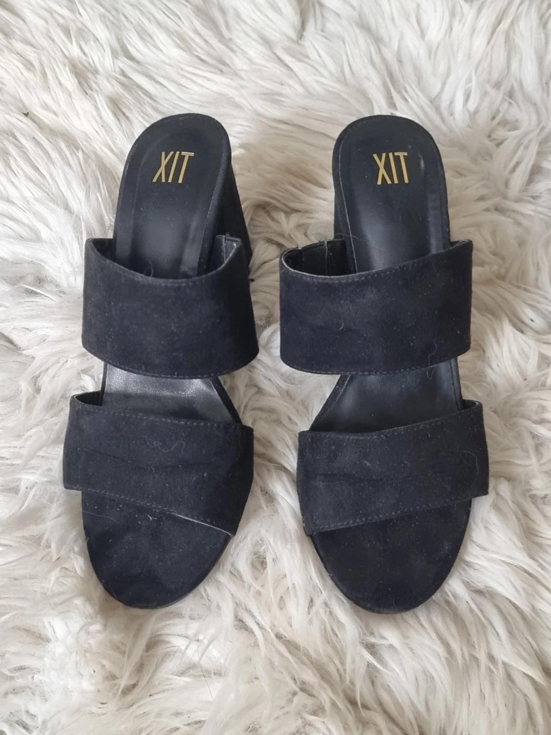Svarta klackade sandaler från XIT