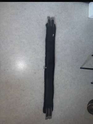 Fluff sadelgjord - Stl 130 cm använd fåtal gånger obs! Tvättas ej innan den postas