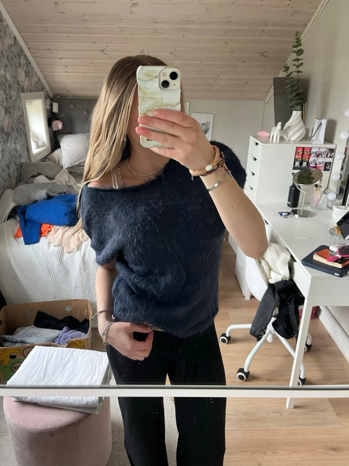 Mörkblå tröja kort ärm