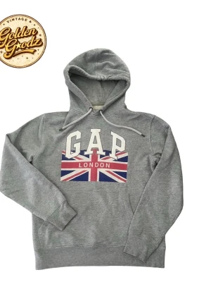 Gap hoodie london - Feeeet hoodie ifrån gap med as tungt London tryckt flagga ⭐️Mer feta plagg finns i profilen!