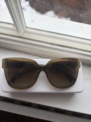 CHIMI olivgrönt - Snygga solglasögon från CHIMI. Knappt använda och väldigt bra skick! 💚