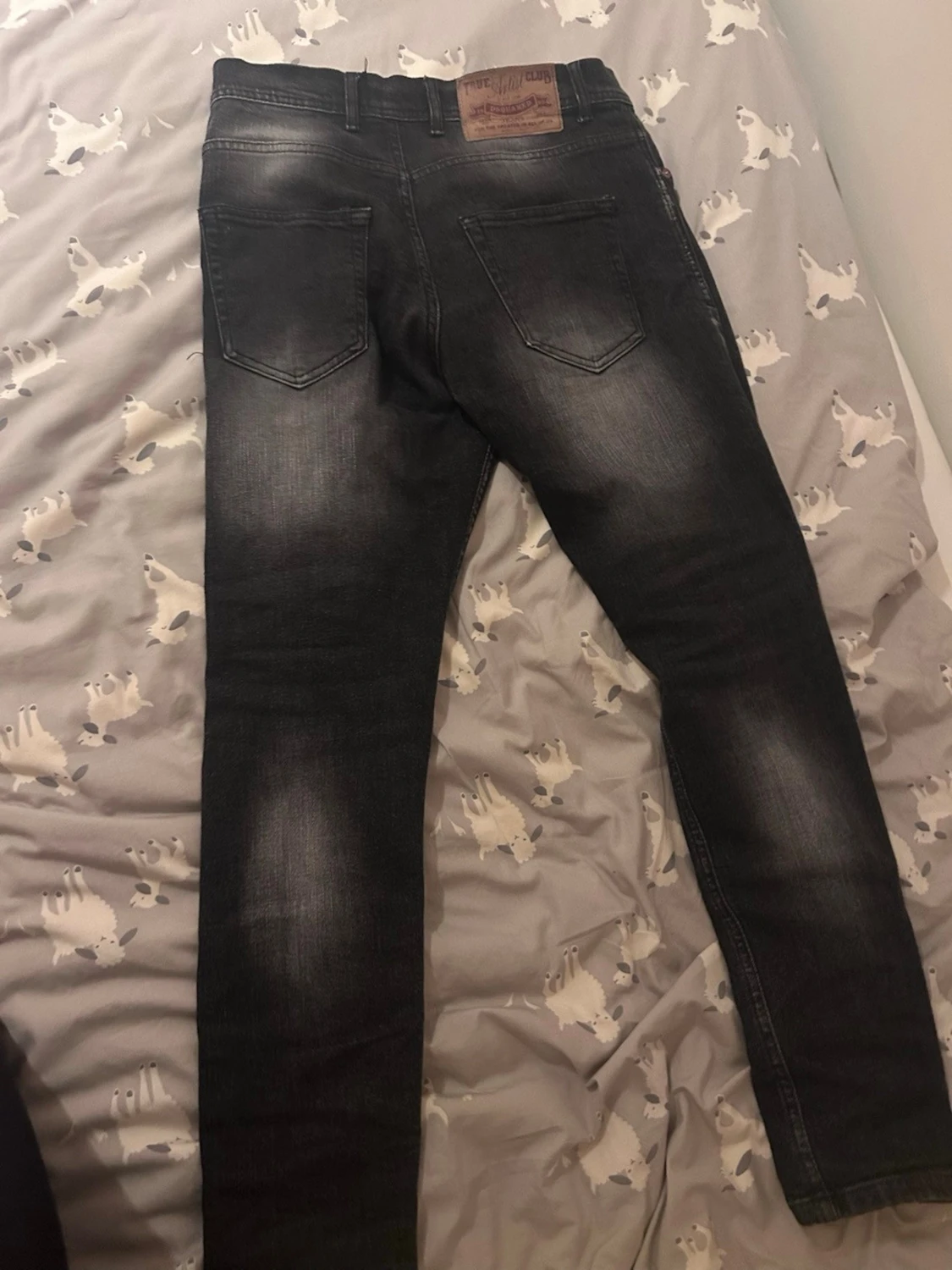 Svarta slitna jeans med skinny fit - 1