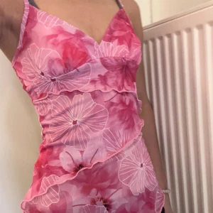 Rosa sommar topp - Köpte på marknad i Spanien, använt en gång men har aldrig på för passar inte till mina kläder. Den är lite see through för den är tunn men jätte fin