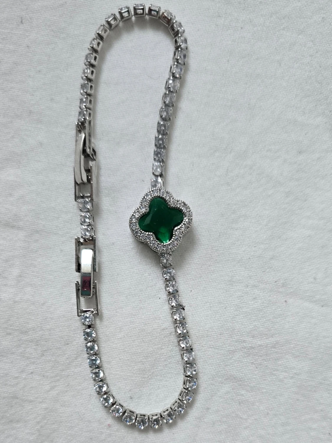 armband med grön fyrklöver - 1