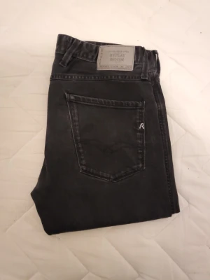 Svarta Replay jeans med raka ben - Mycket fina, w31 L30