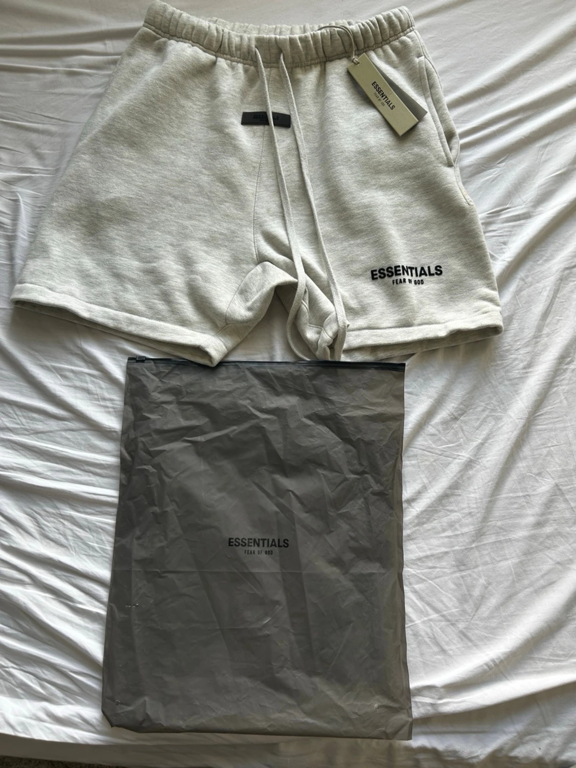Essentials Fear of God shorts grå