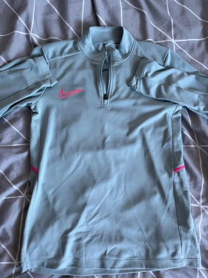Nike från zalando - Nike tränings tröja från zalando