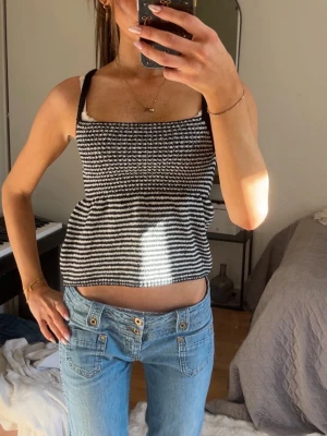 Stickad topp - Jättesöt stickad topp!! Aldrig använd 🤍