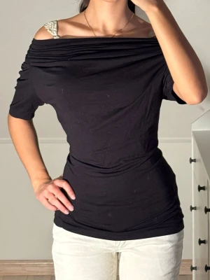 Svart topp - Fint skick, knappt använd 