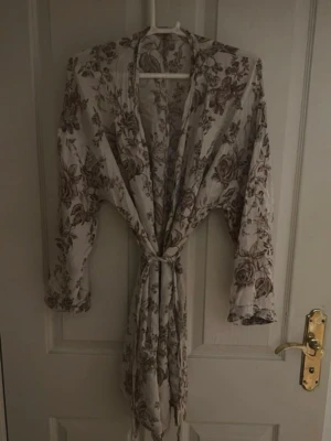 Intimissmi Morgonrock  - Intimissmi morgonrock i storlek XS, bra i skick!