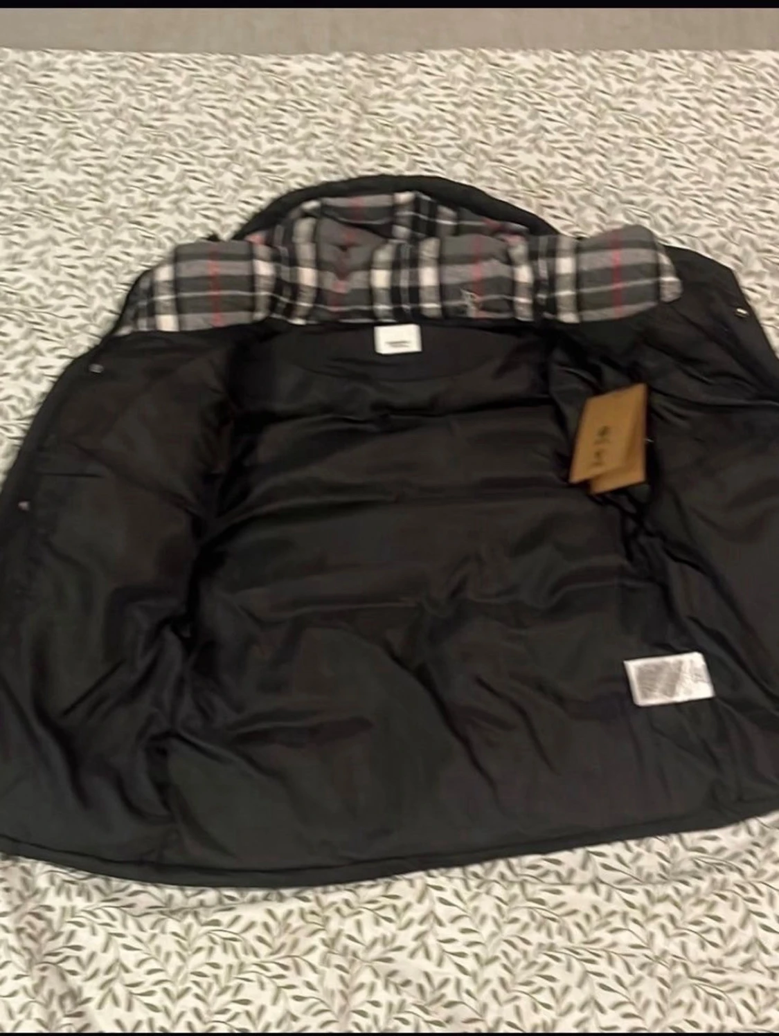 Svart pufferjacka från Burberry - 4