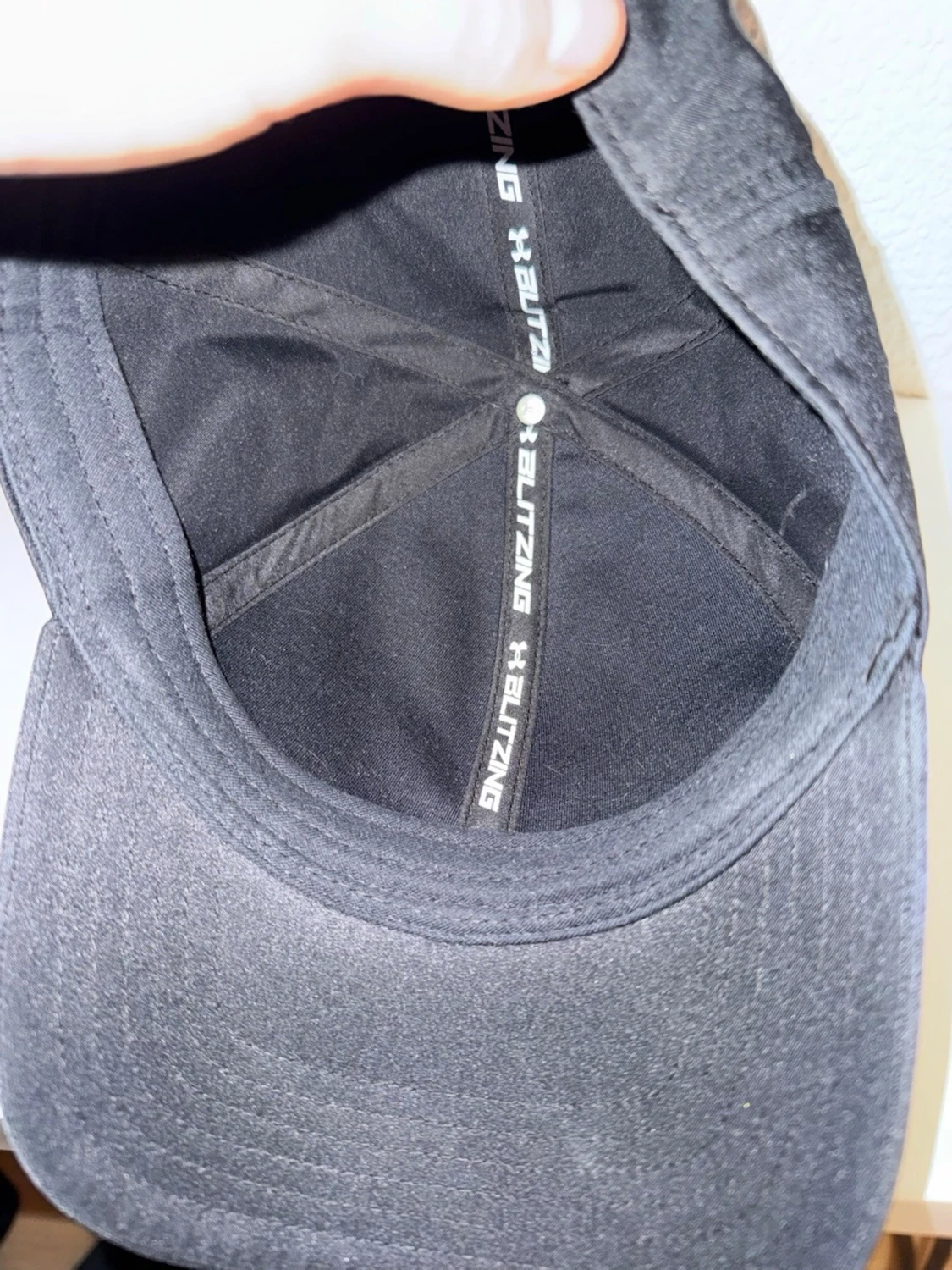 Svart keps från Under Armour - 1