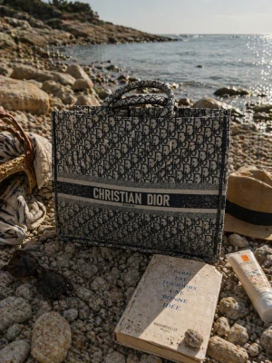 Ny väska  - Helt ny. 42 x 34 cm