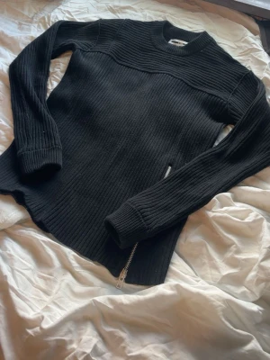 Alexander mcqueen - Snygg och unik kofta från Alexander McQueen i toppen skick! Passar till varje outfit🍾Kom med frågor och prisförslag 🫡