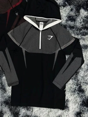 Gymshark Onyx Hoodie - Helt ny oanvänd onyx hoodie i storlek L. (inte ens testad). Kvitto finns