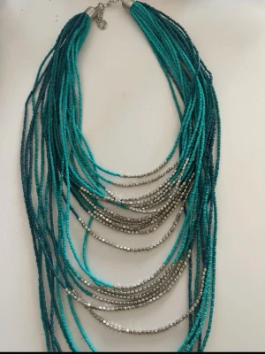 Bohemiskt halsband. - Säljer detta fina bohemiska halsband för 100 kronor. 🌸