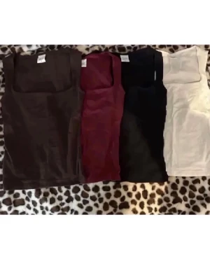 Gina tricot toppar - 4st fina toppar 