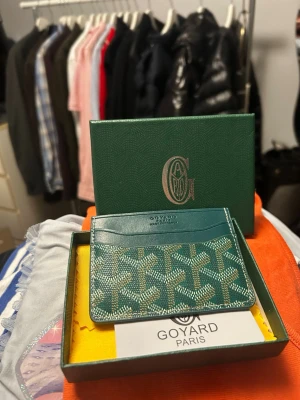 Goy4rd plånbok - Kommer i originalask med kort. Perfekt för dig som gillar exklusiva accessoarer. Pris kan förhandlas🤝