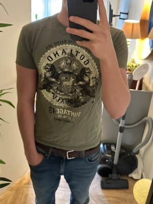 Gotlands T-shirt  - As cool Gotland T-shirt, andvänd enstaka gång. Strlk S, men sitter mer som M. 100% Bomull!