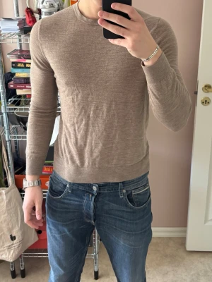 Tiger of Sweden stickad tröja - Riktigt schysst merinoull tröja från tiger of Sweden. Köpt på NK för ungefär 8 månader sedan. Tröjan är i toppskick. Skriv vid frågor. Pris kan diskuteras vid snabb affär