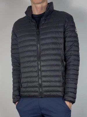 Colmar Jacka Dun Svart | 48/S - Fin Colmar lättviktsjacka i dun. Jackan är i fint skick och perfekt för våren. Fundera för frågor och kan diskutera priset!