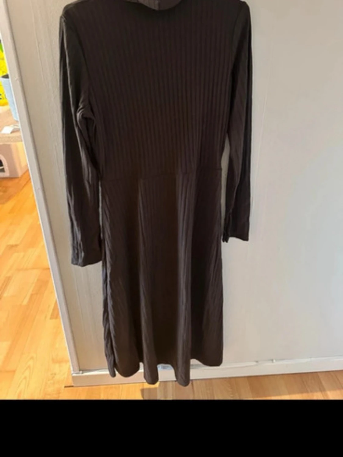 Mörkbrun långklänning med polokrage - 3