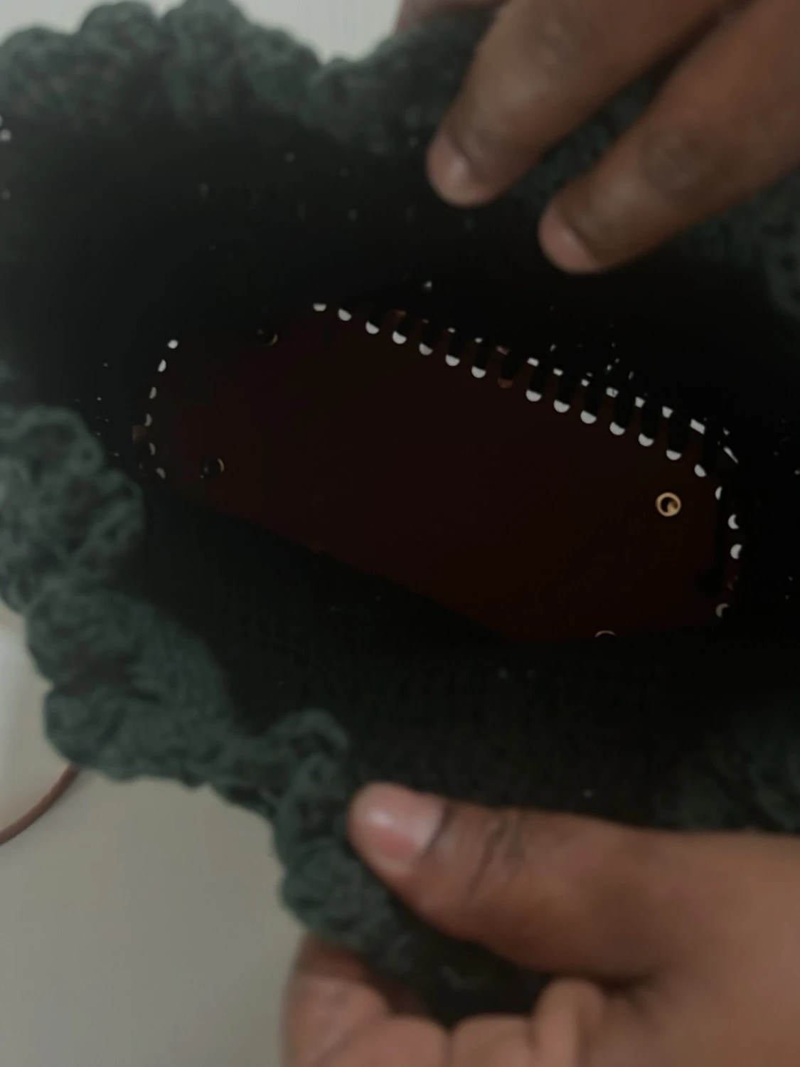 Handgjord mörkgrön virkad handväska - 1