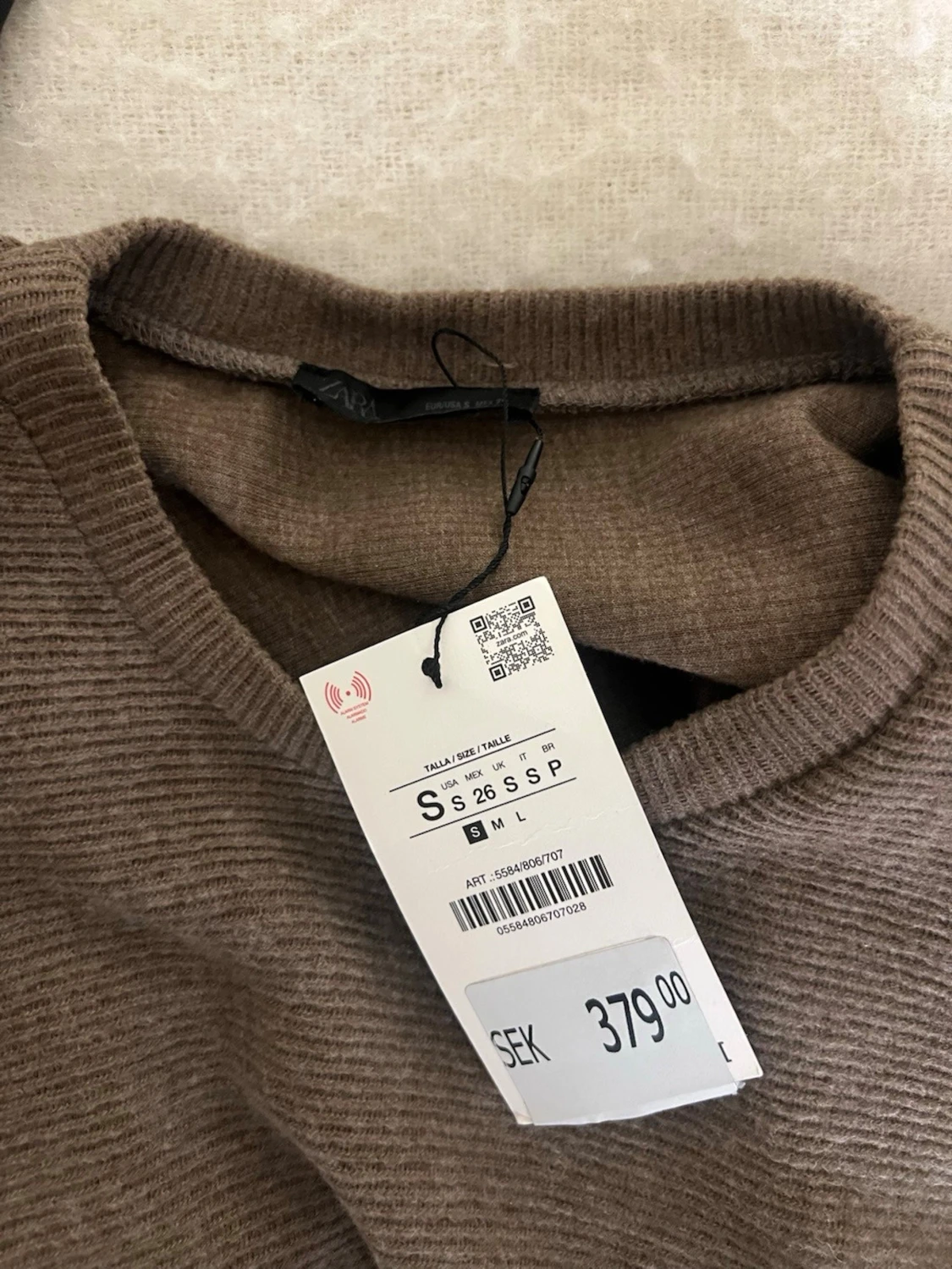 Brun stickad klänning  - 3