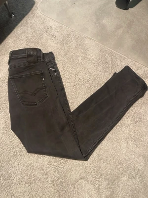 Svarta replay anbass - Replay Hyperflex Anbass modell i storlek 31/32 men passar även 30/32. Hör av dig vid någon fråga