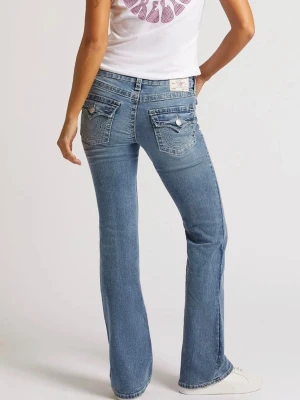 Bootcut jeans från True Religion - Ljusblåa mid rise bootcut jeans från True Religion. Nya utan prislapp. Storlek 27 i midja🤍