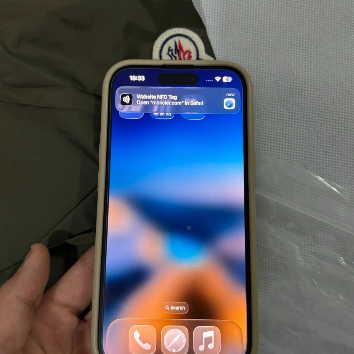 Olivgrön vindjacka från Moncler - 3