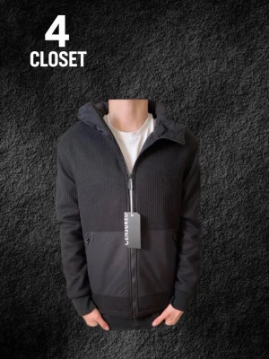 Cardigan  - Helt ny cardigan från Censured. Storlek S. Nypris: ca 2700kr mitt pris: 1099! Hör av er vid frågor och funderingar! Skicka prisförslag!!