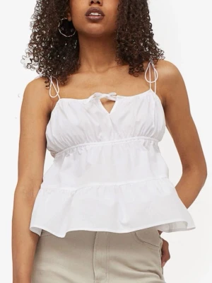 söt vit topp - söt topp från hm i storlek M (liten, sitter som xs-s) perfekt för sommaren!