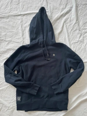 Morris hoodie - Svart hoodie från Morris i mycket bra skick 